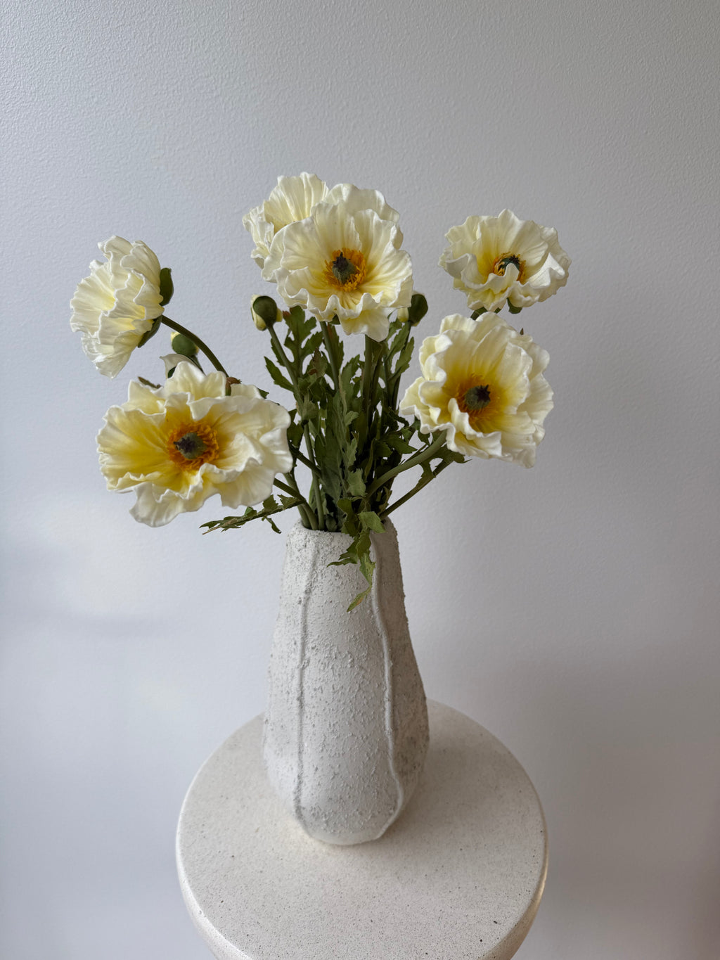 Deluxe poppy White bouquet