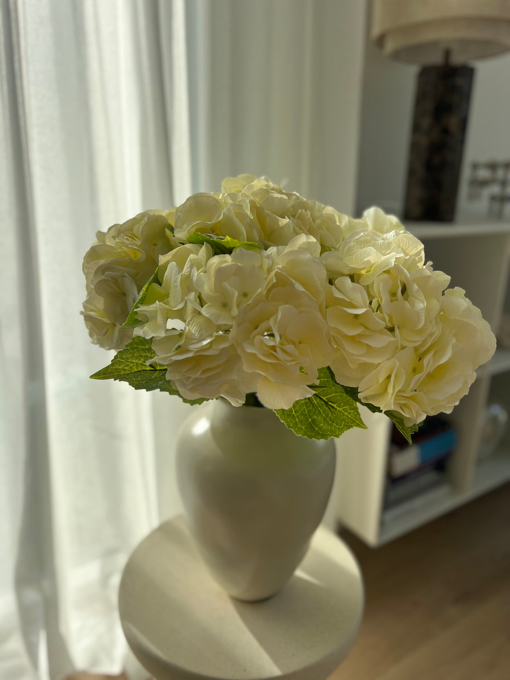 Big hydrangea creme