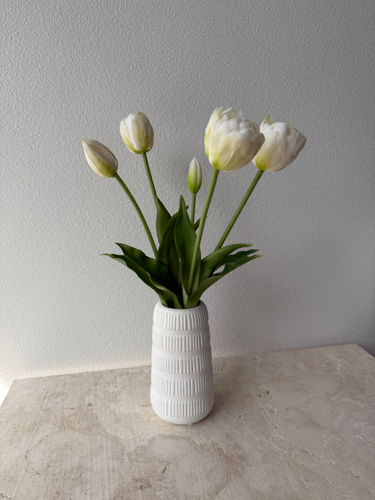 Deluxe tulips - White