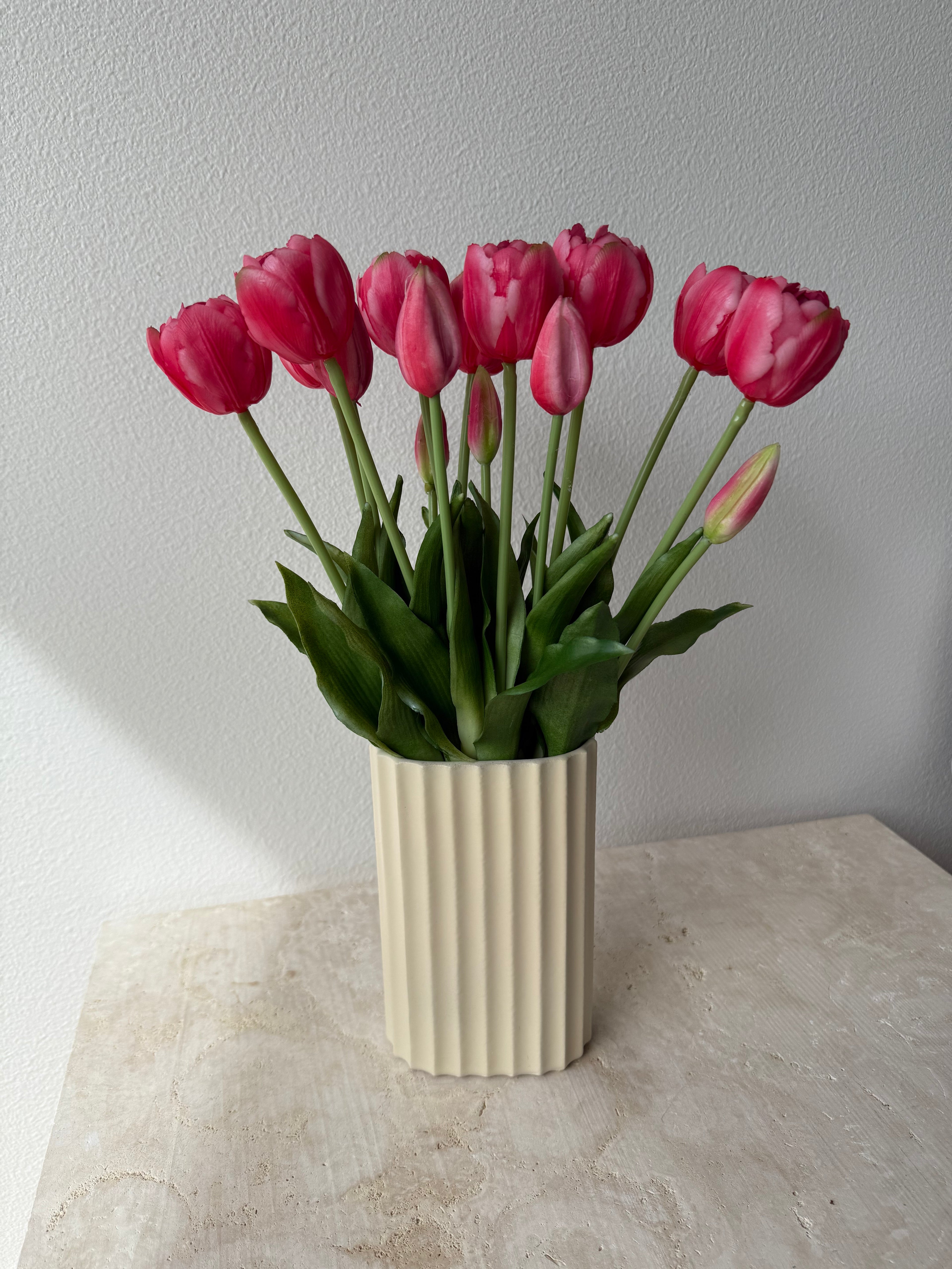 15 Deluxe tulips - Dark pink