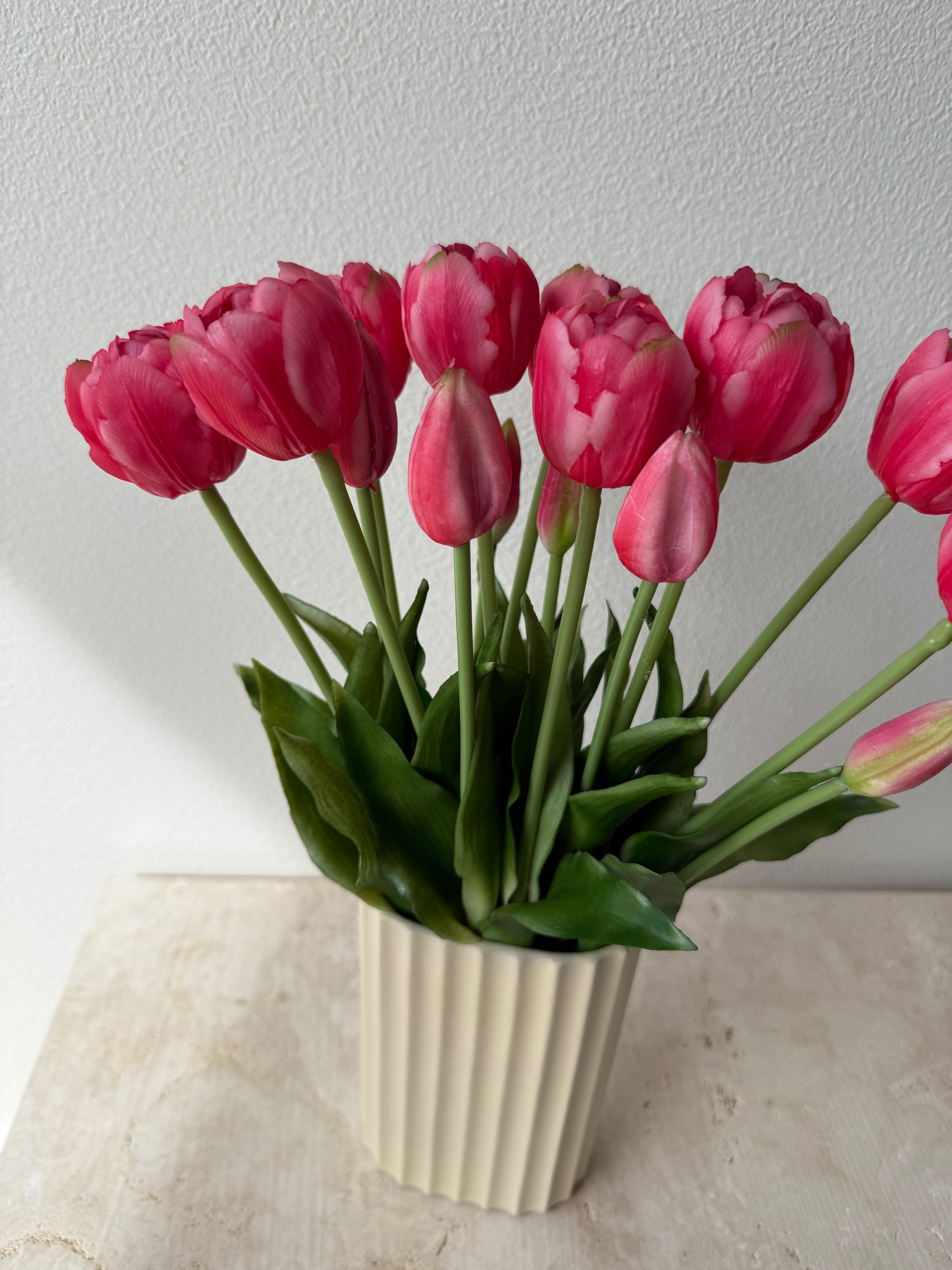 15 Deluxe tulips - Dark pink